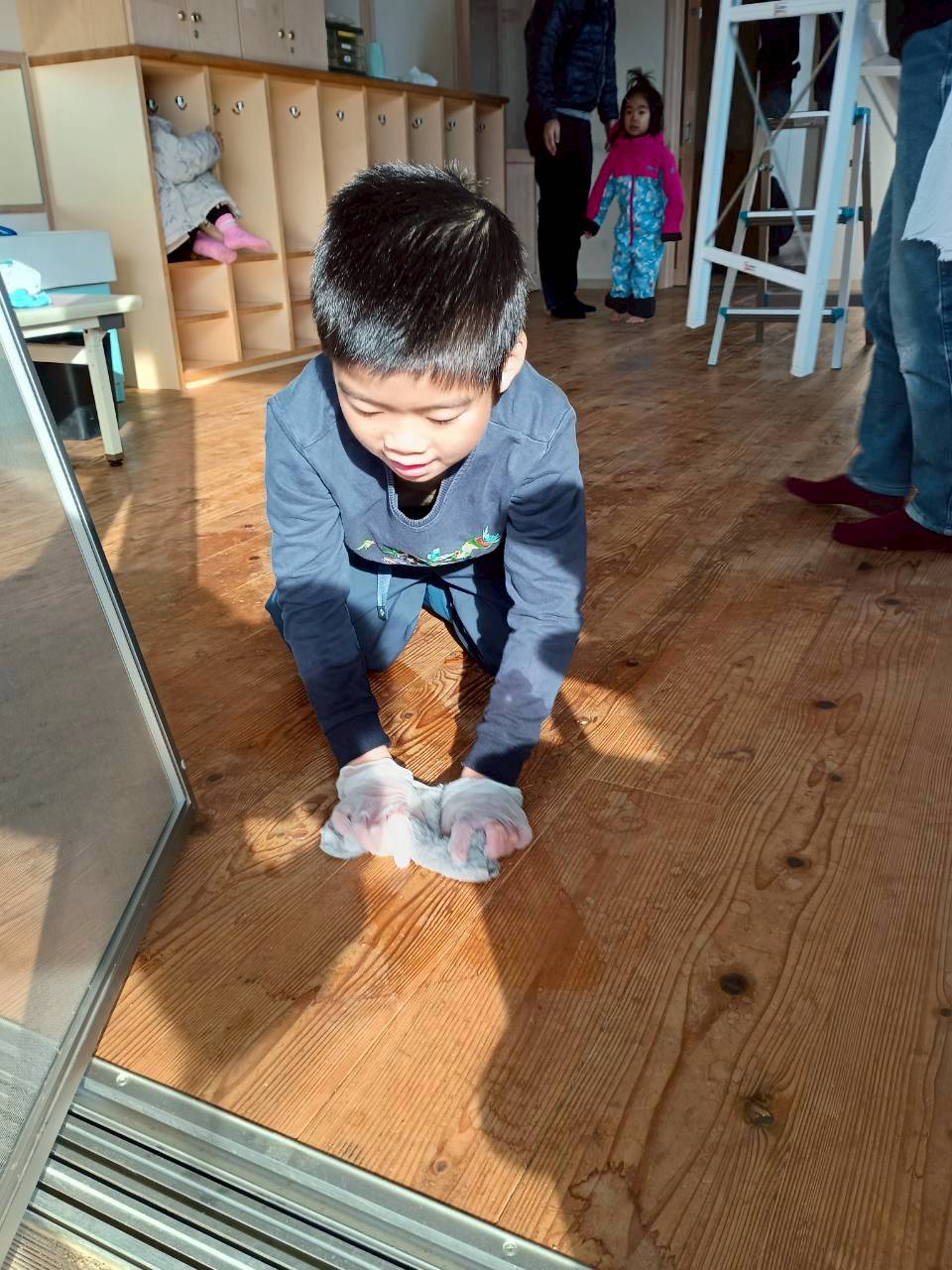 鳥取森のようちえん風りんりん・絶世の美室・スタッフ保護者子どもみんなで大掃除