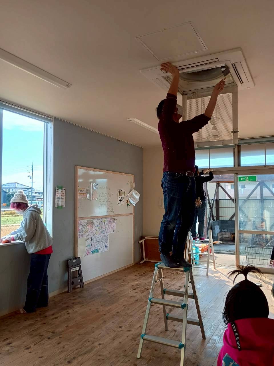 鳥取森のようちえん風りんりん・絶世の美室・スタッフ保護者子どもみんなで大掃除