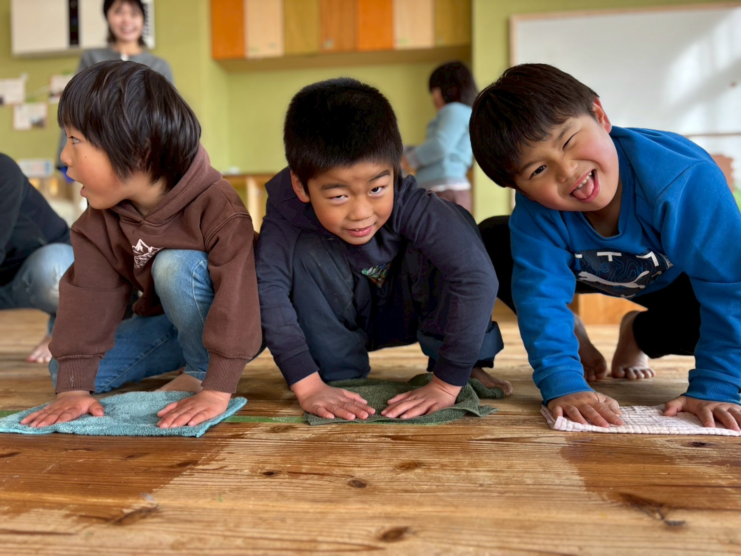 鳥取森のようちえん風りんりん・絶世の美室・スタッフ保護者子どもみんなで大掃除