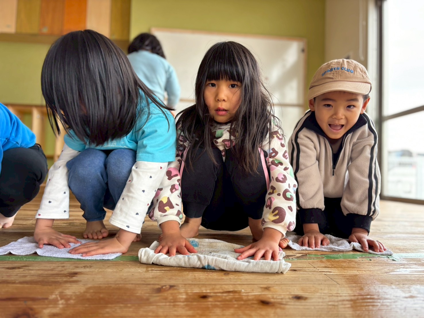 鳥取森のようちえん風りんりん・絶世の美室・スタッフ保護者子どもみんなで大掃除