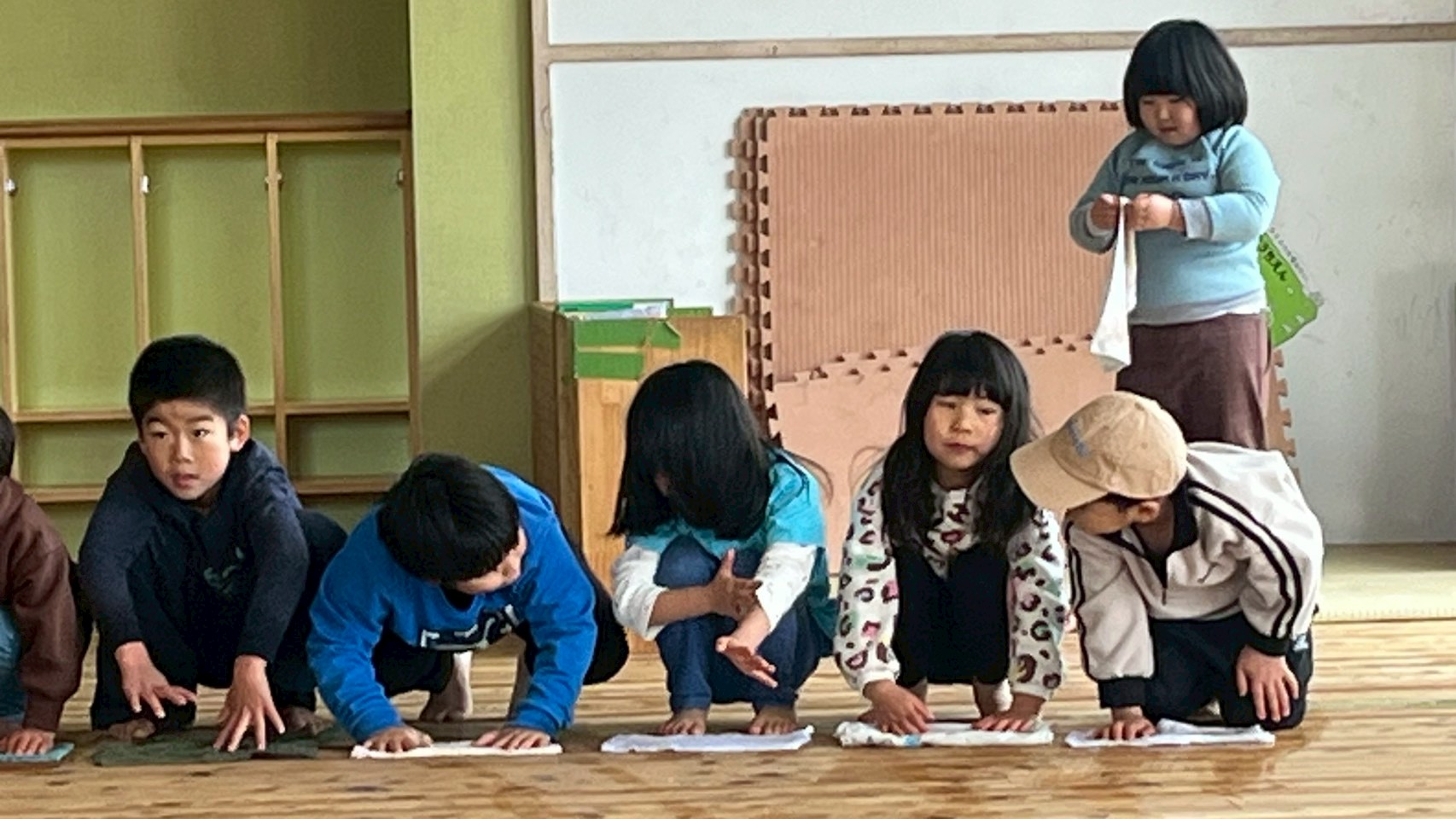 鳥取森のようちえん風りんりん・絶世の美室・スタッフ保護者子どもみんなで大掃除